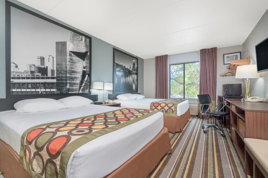 Super 8 By Wyndham Bloomington/Airport Hotel Exterior photo